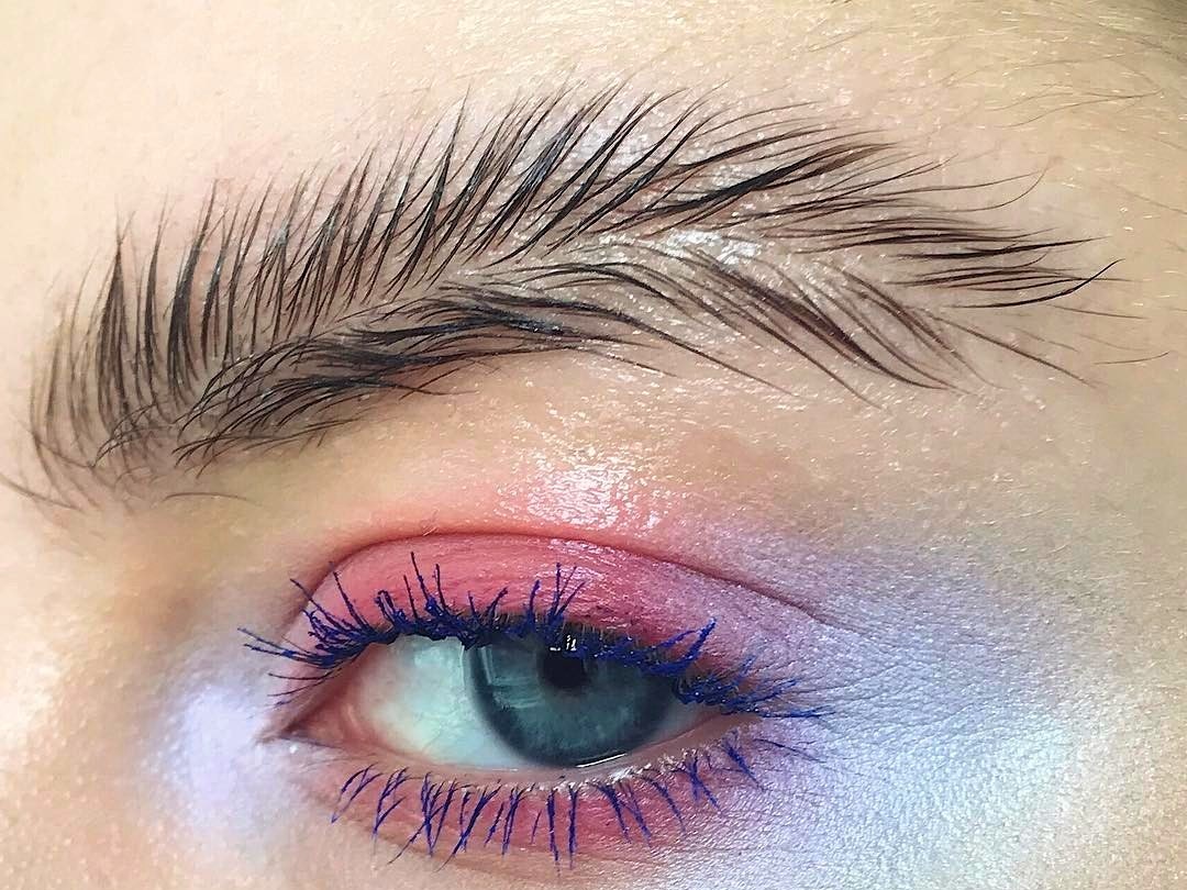 Брови, похожие на перья, &- новый тренд в Instagram