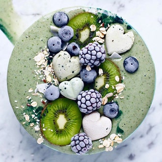 Смузи-боул: 5 самых простых и вкусных рецептов полезного завтрака