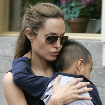 Анджелина Джоли хочет усыновить седьмого ребенка вместе с британским миллиардером