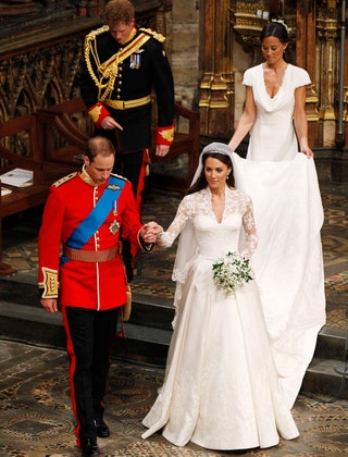 Пиппа Миддлтон в образе подружки невесты на свадьбе принца Уильяма и Кейт Миддлтон