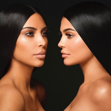 Ким Кардашьян и Кайли Дженнер в рекламе первой совместной линии Kylie Cosmetics