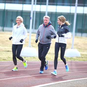 Зеленый марафон «Бегущие сердца»: тренировка Натальи Водяновой, Германа Грефа и Полины Киценко