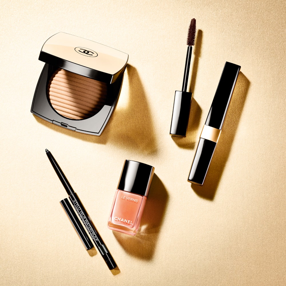 Les Indispensables de L'Ete от Chanel круизная коллекция макияжа в оттенках бронзового | Glamour