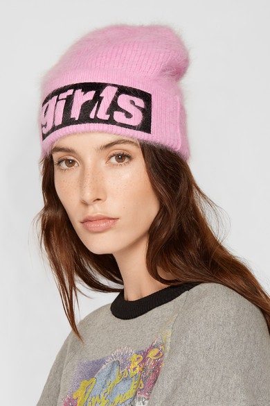 Теплые женские шапки для осени и зимы модные варианты на любой вкус | Allure