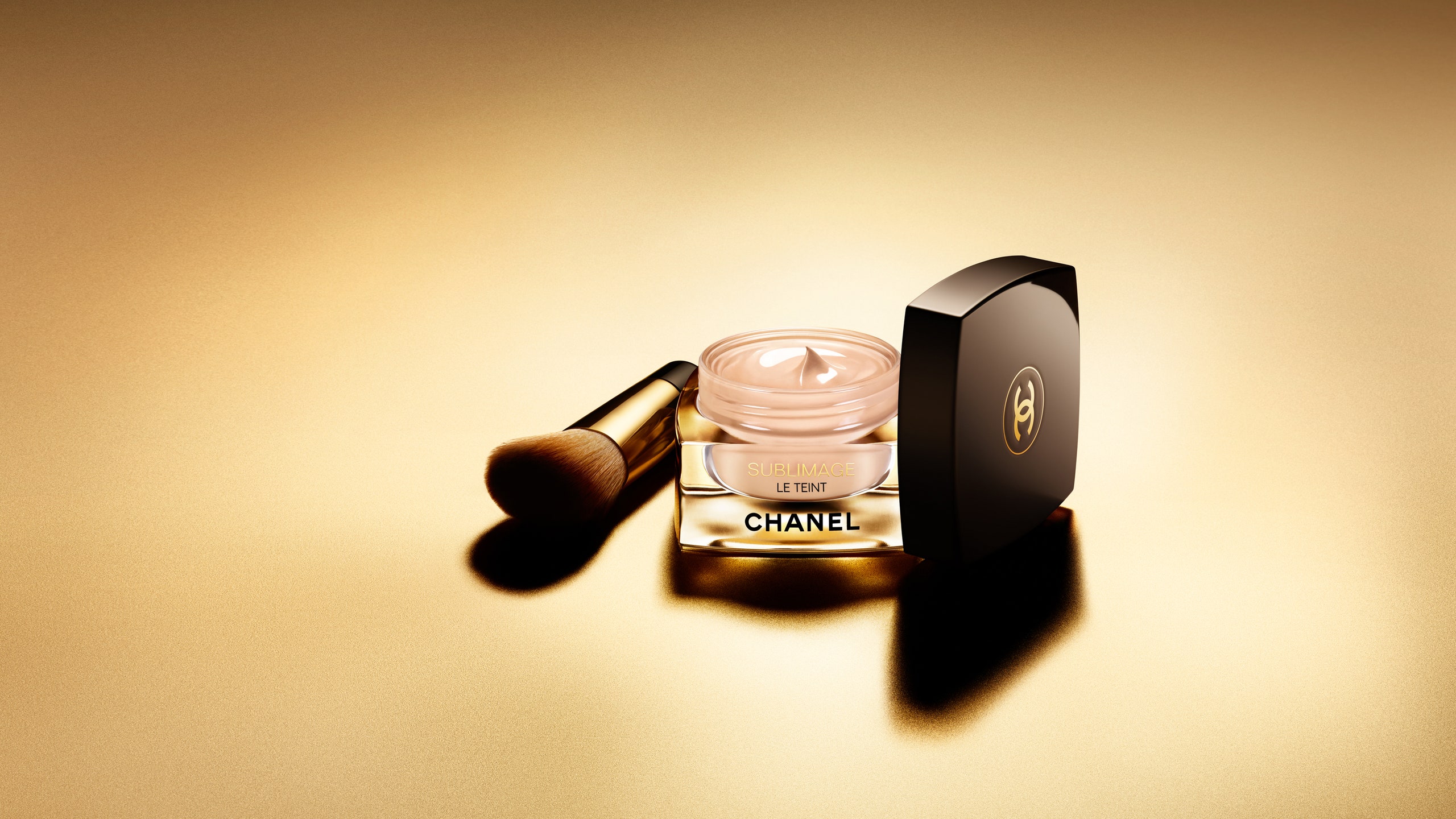 Chanel Sublimage Le Teint тональный кремуход с алмазной пудрой придающей коже сияние | Allure