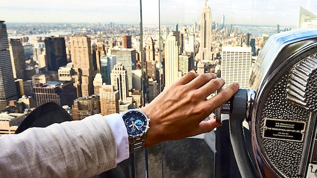 Casio выпустили часы Edifice со встроенным циферблатом в виде земного шара