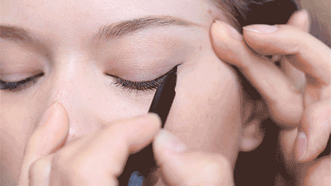 Средства для макияжа глаз дешевле 1000 рублей лучшая бюджетная косметика | Allure