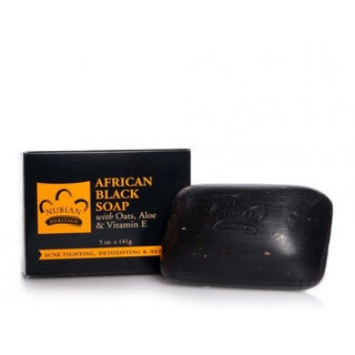 Nubian Heritage черное мыло African Black Soap. Обильная черная пена хорошо очищает поры и заставляет кожу сиять от чистоты.