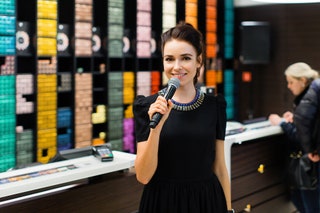 Ирена Понарошку в бутике в ТЦ «Метрополис»