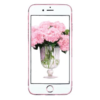 Cложно найти фото где я бы не держала в руках iPhone  это просто неотъемлемая часть жизни.