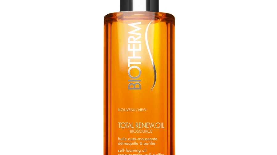 Очищающее масло Total Renew Biosource растворяет загрязнения и удаляет макияж | Allure