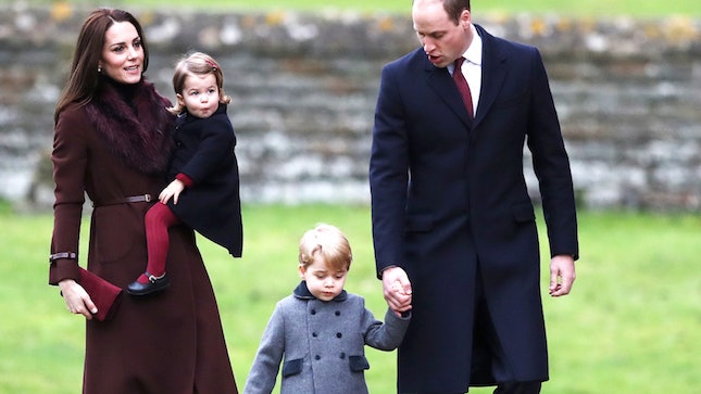 Кейт Миддлтон и принц Уильям с детьми на рождественской службе