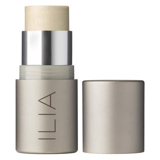 ILIA хайлайтер Illuminator 34. Австралийские визажисты боготворят этот хайлайтер за его натуральность большая часть...