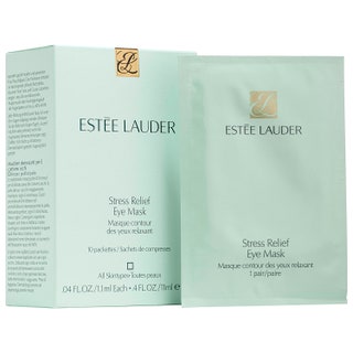 Este Lauder патчи Stress Relief Eye Mask 3915 руб. Охлаждает и реабилитирует кожу за положенные 10 минут. Следы...