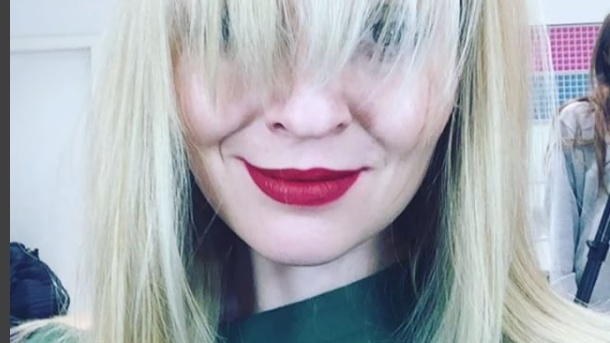 Ксения Вагнер перекрасилась из брюнетки в блондинку видео из студии L'Oral Professionnel | Allure
