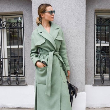 Как одеваются девушки осенью: 70 образов с пальто из Instagram