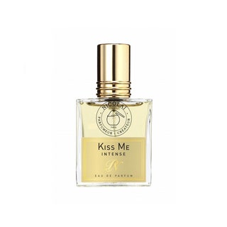 Nicolai Parfumeur Createur Kiss Me Intense. Нежный не слишком приторный но достаточно теплый сладкий миндаль. В прохладу...