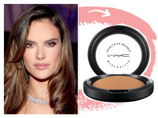Алессандра Амбросио M.A.C бронзер Bronzing Powder.