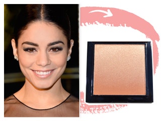 Ванесса Хадженс Kevyn Aucoin бронзер с шиммером The Celestial Bronzing Veil.