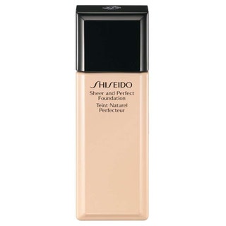 Shiseido тональный крем Sheer And Perfect 3330 руб. Полупрозрачное тональное средство не закупоривает поры. На...