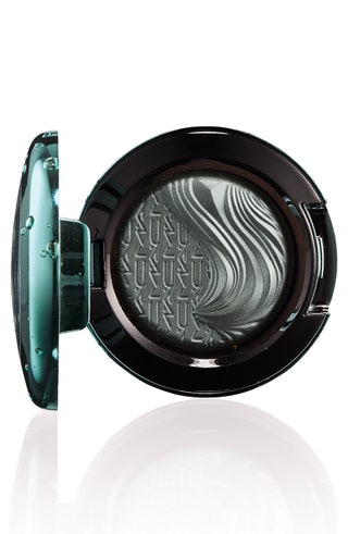 M.A.C тени для век Eye Shadow в оттенке Fathoms Deep.