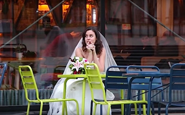 Tinder Bride как блогер ходила на свидания в свадебном платье