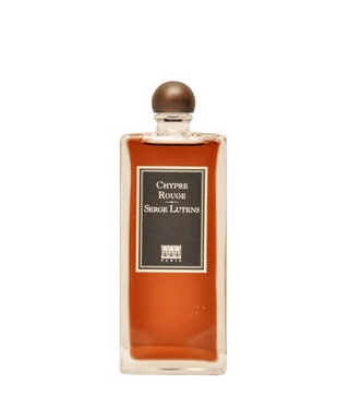 Serge Lutens Chypre Rouge. Красный шипр на самом деле никакой не шипр а ведьминское зелье из нот меда хвои тмина и...