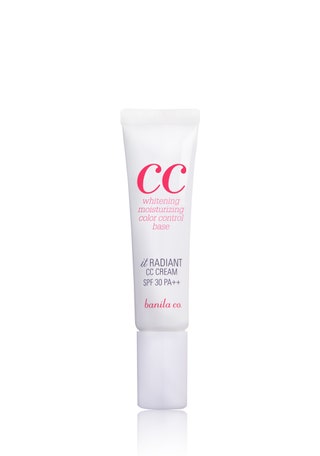Banila Co It Radiant CC Cream. Ложится ровно увлажняет кожу служит отличной основой под макияж и защищает от солнца ....