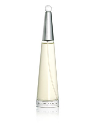 LEau dIssey Issey Miyake. Цветочный парфюм появился на полках в 1992м. Раскрывается поразному в зависимости от климата....