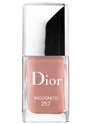 Dior лак для ногтей в оттенке Incognito.
