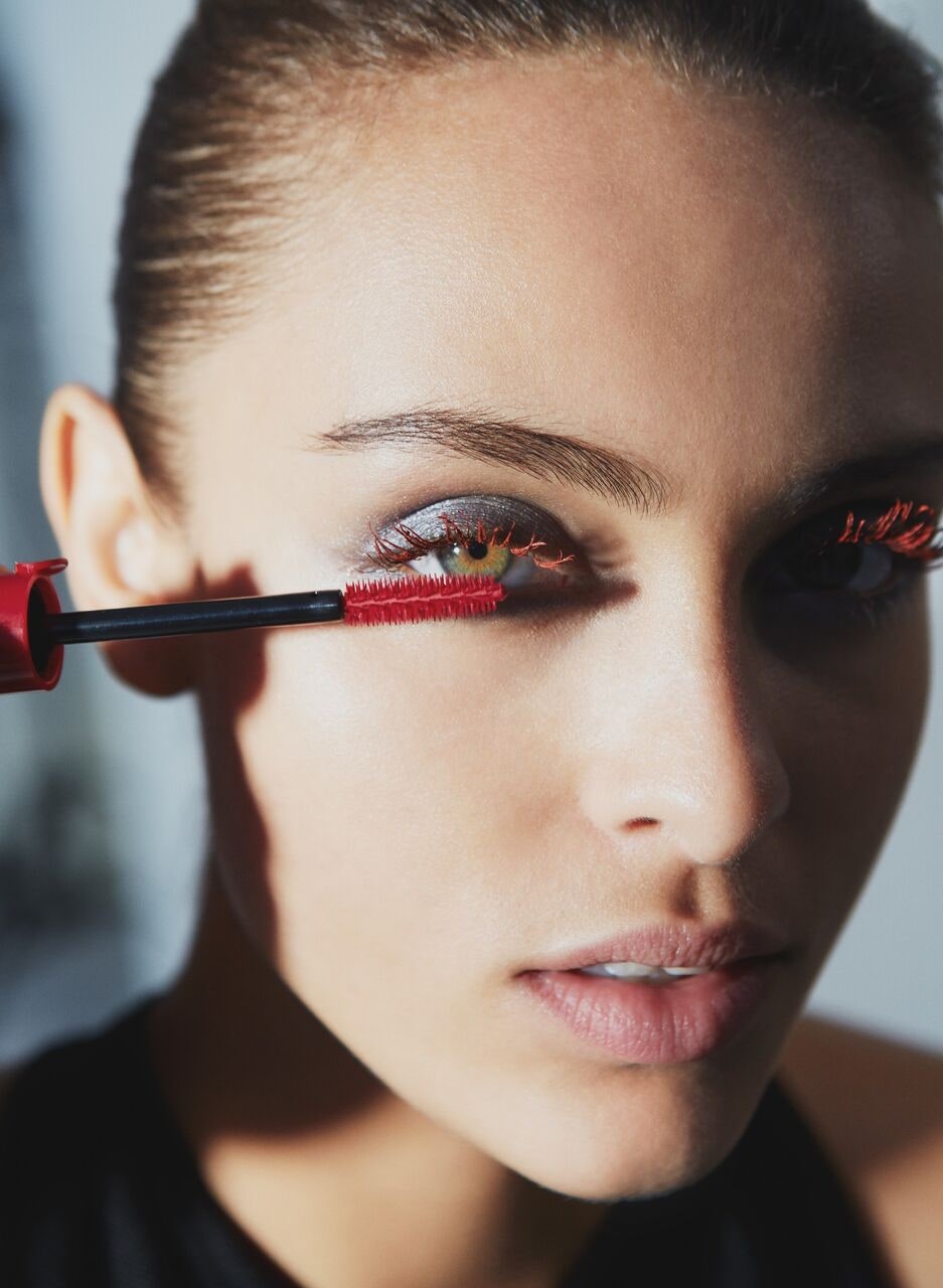 Бьютиновинки Giorgio Armani тушь Eccentrico Mascara и тени Eye Tint Smoky Neutrals | Allure