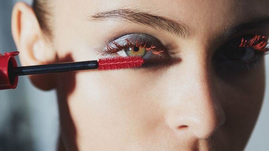 Бьютиновинки Giorgio Armani тушь Eccentrico Mascara и тени Eye Tint Smoky Neutrals | Allure