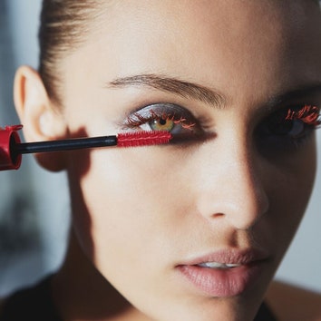 Новинки от Giorgio Armani: тушь для ресниц Eccentrico Mascara и тени Eye Tint Smoky Neutrals