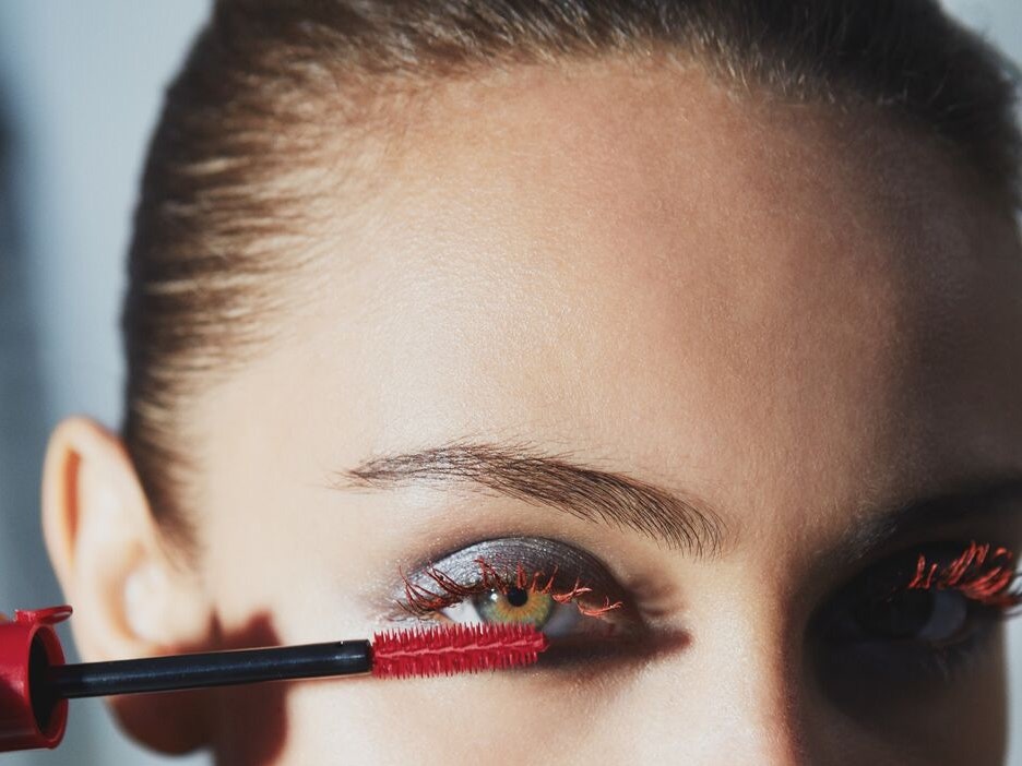 Новинки от Giorgio Armani: тушь для ресниц Eccentrico Mascara и тени Eye Tint Smoky Neutrals