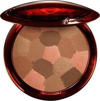 Guerlain оттеночная пудра Terracotta 3010 руб. вместо 3500 руб. Придаст коже красивый бронзовый оттенок создаст иллюзию...