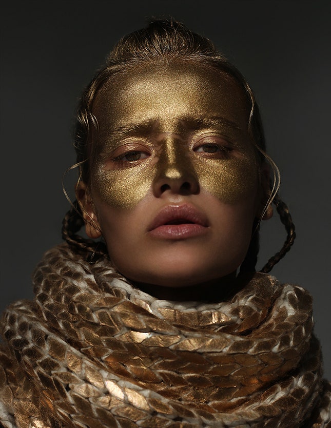 Как сделать макияж в золотых тонах техника нанесения и проверенные средства