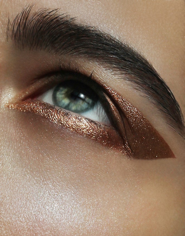 Как сделать макияж в золотых тонах техника нанесения и проверенные средства