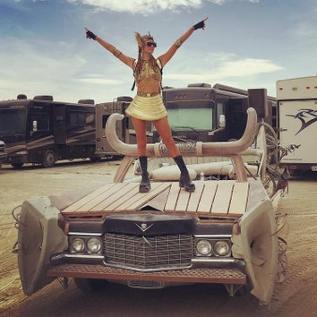 Burning Man 2016: Кара Делевинь, Кэти Перри и другие звездные гости фестиваля