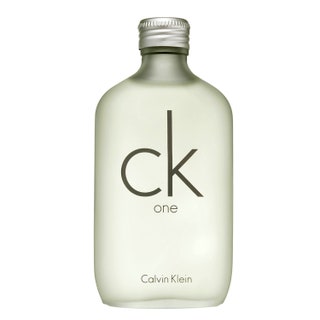 CK One Calvin Klein. Один из самых классических летних ароматов в котором есть все  от ананаса до папайи от ландышей до...