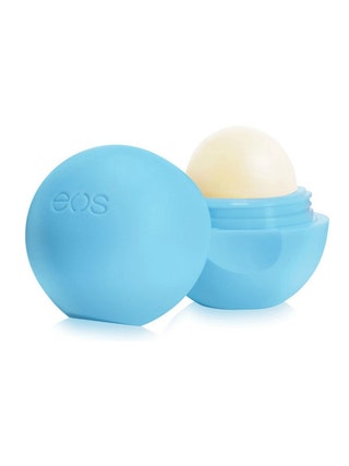 Eos бальзам для губ Blueberry Acai 530 руб. Бальзам хорошо увлажняет губы защищает их от мороза  за это спасибо...