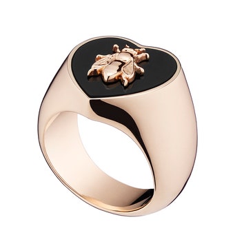 Украшения дня: кольца-печатки Lucky Dior