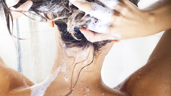Ковошинг как мыть голову без шампуня с помощью очищающего кондиционера | Allure