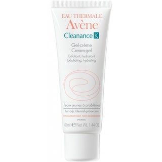 Матирующий флюид Cleanance Mat Avène. Можно использовать как базу под макияж. Держится долго и не блестит.