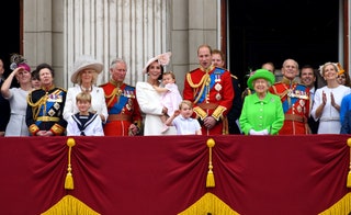 Зара Филиппс принцесса Анна принц Чарльз герцогиня Кэтрин принцесса Шарлотта принцы Уильям и Джордж королева Елизавета...