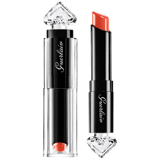Guerlain помадабальзам La Petite Robe Noire 2200 руб.