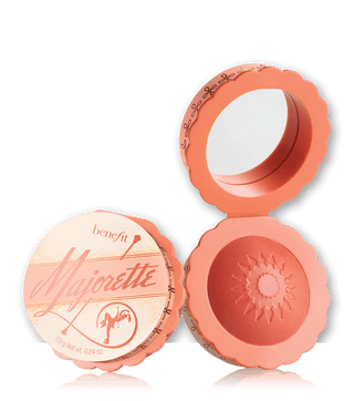Benefit кремовые румяна Majorette 2500 руб.