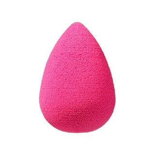 BeautyBlender спонж для нанесения косметики. Незаменимая вещь  позволяет не только ровно нанести тональное средство но и...