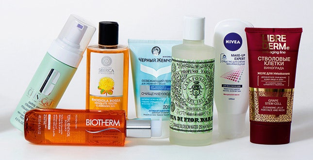 Как правильно очищать кожу лица летом