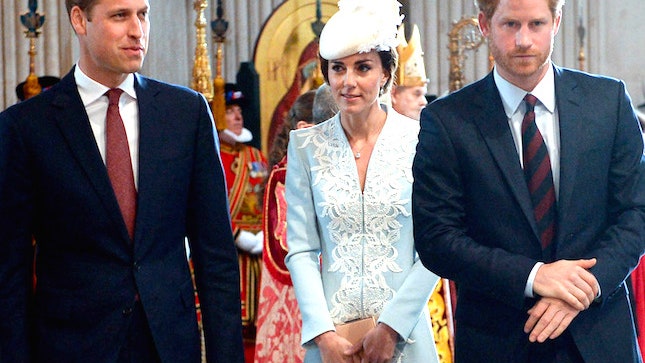 Кейт Миддлтон принцы Уильям и Гарри на службе в честь королевы Елизаветы II