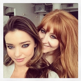 ctilburymakeup. Легче сказать кого Шарлотт Тилбери не красила. Ее Instagram — копилка звездных селфи.
